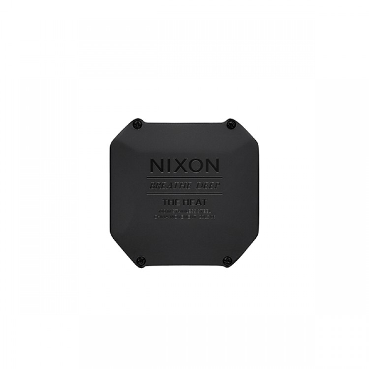 Ceas Nixon, Staple A1320-5071