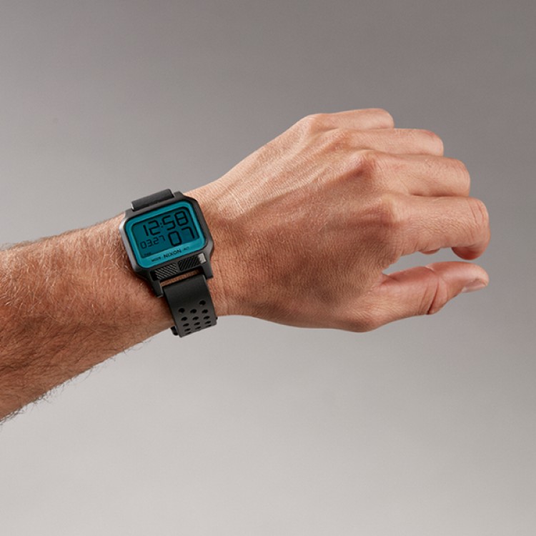 Ceas Nixon, Staple A1320-5071